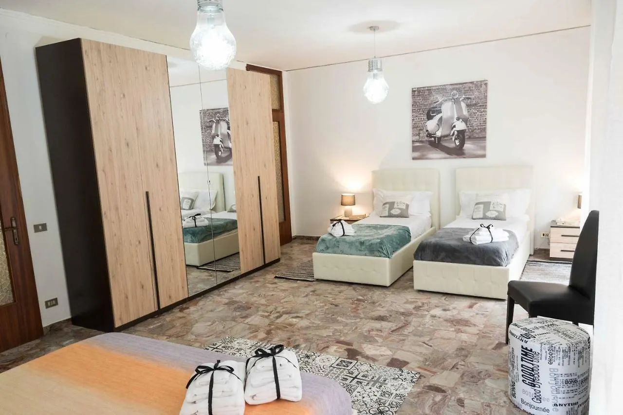 Gabrielli Rooms & Apartments - Fiera ヴェローナ ゲストハウス